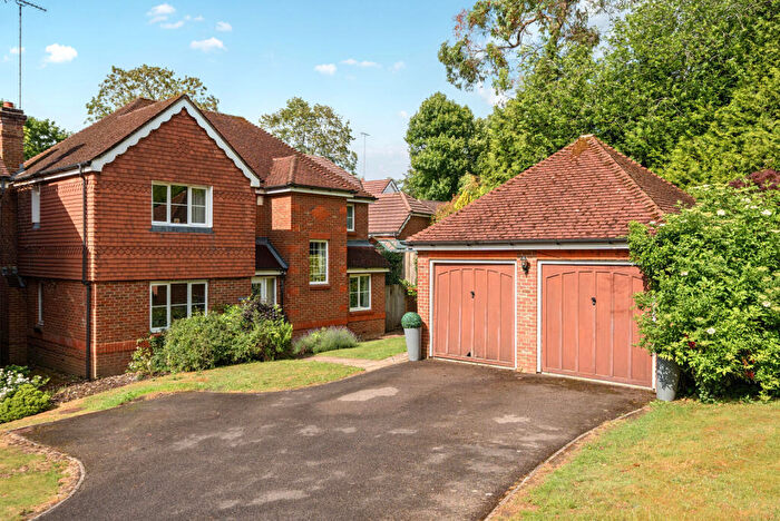 4 Bedroom Detached House For Sale In Green Lane, Leatherhead, KT22