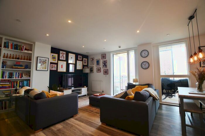 2 Bedroom Flat To Rent In Scena Way London, SE5