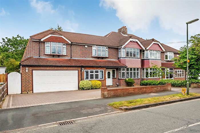 4 Bedroom Semi-Detached House For Sale In Stoneleigh Park Road, Stoneleigh, Epsom, KT19