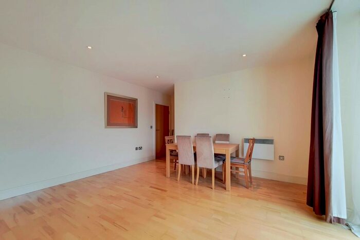 2 Bedroom Flat To Rent In City Walk, London Bridge, London, SE1