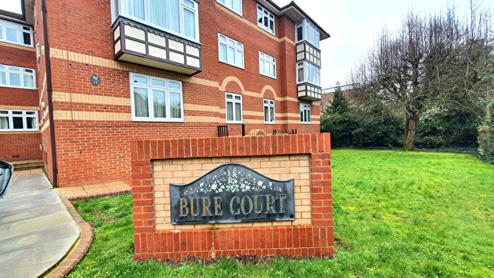 2 Bedroom Flat To Rent In Bure Court, Somerset Road, Barnet, EN5
