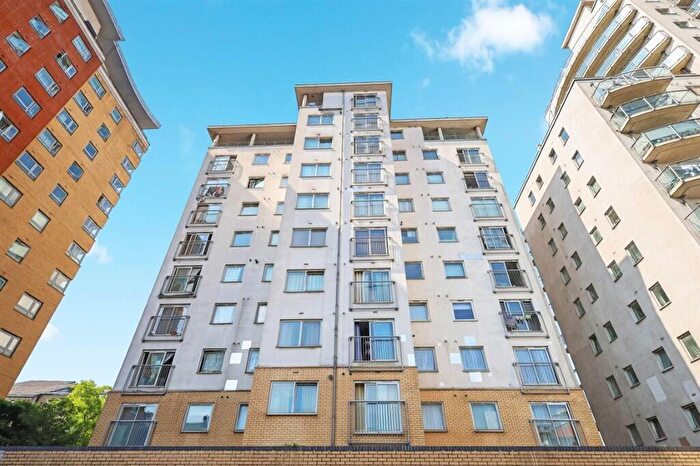 2 Bedroom Flat For Sale In Axon Place, Ilford, IG1