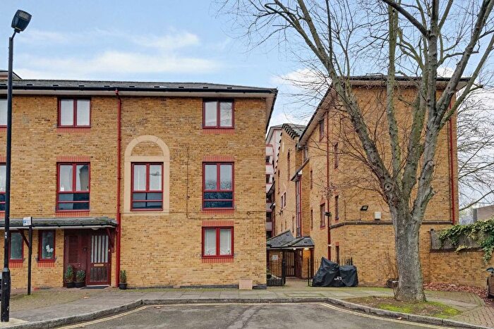 3 Bedroom Flat To Rent In Swain Street, London, NW8