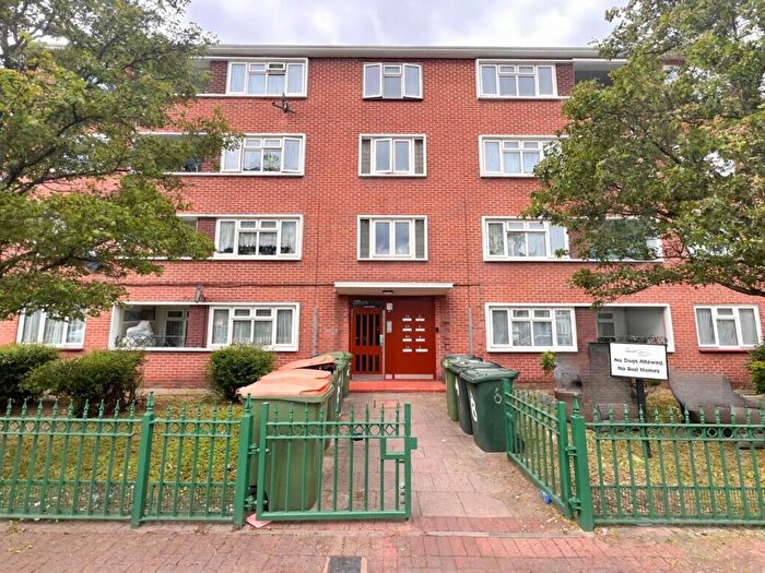 3 Bedroom Flat For Sale In Greenhill Grove, Manor Park, E12