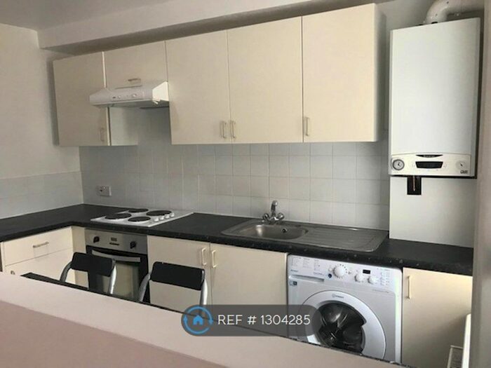1 Bedroom Flat To Rent In Mosslea Road, London SE20