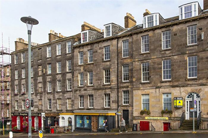 3 Bedroom Flat To Rent In Broughton Street, New Town, Edinburgh, EH1