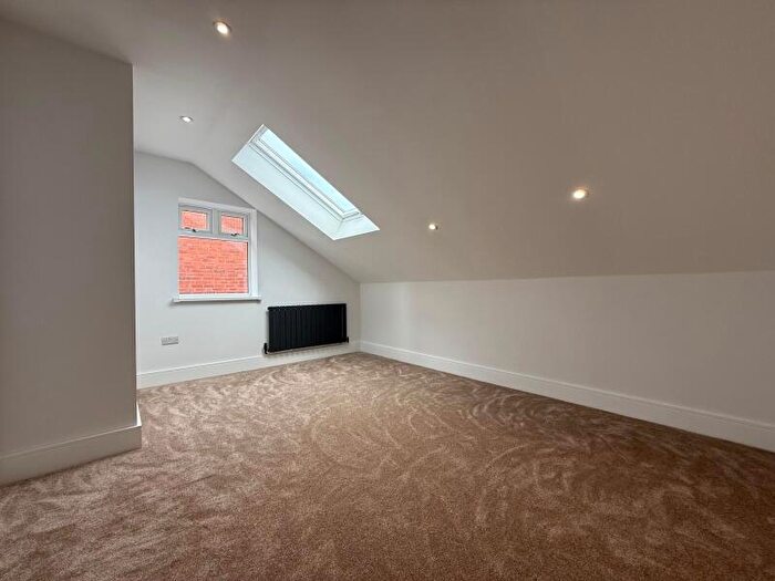 3 Bedroom Apartment To Rent In Rockcliffe Road, Rotherham, S62