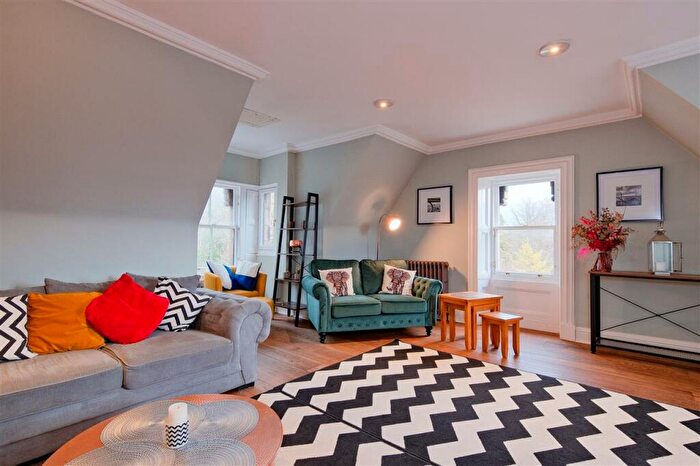 2 Bedroom Apartment To Rent In Dalzell House, Motherwell, ML1