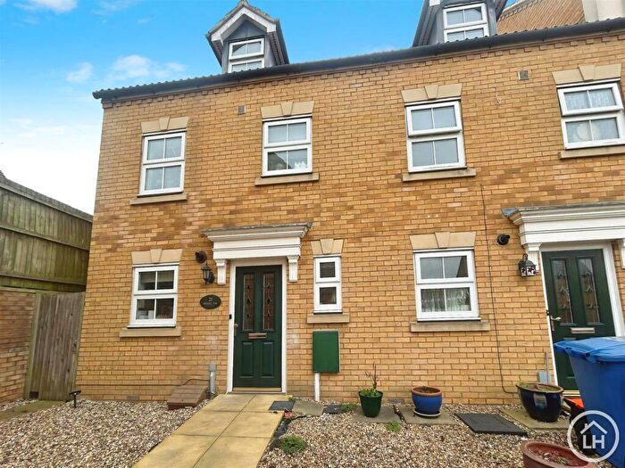 3 Bedroom End Of Terrace House For Sale In Premier Way, Kemsley, Sittingbourne, ME10