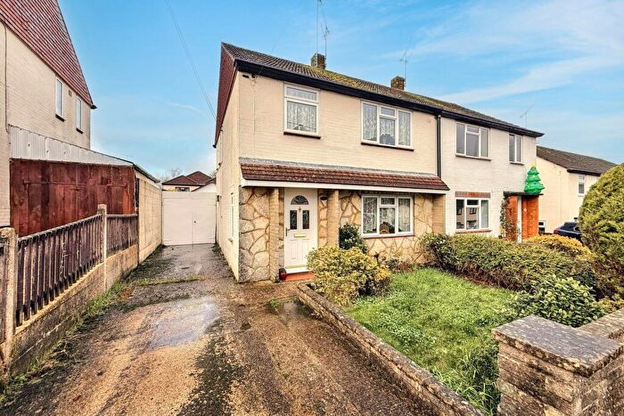 3 Bedroom Semi Detached House For Sale In Totton, SO40