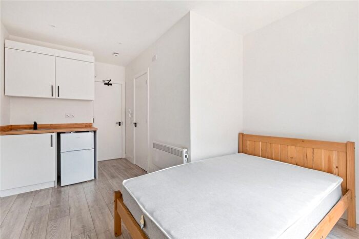 Studio To Rent In Tooting Bec Road, London, SW17