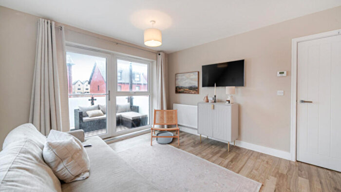 2 Bedroom Flat For Sale In George Avenue, Milton Keynes, MK17