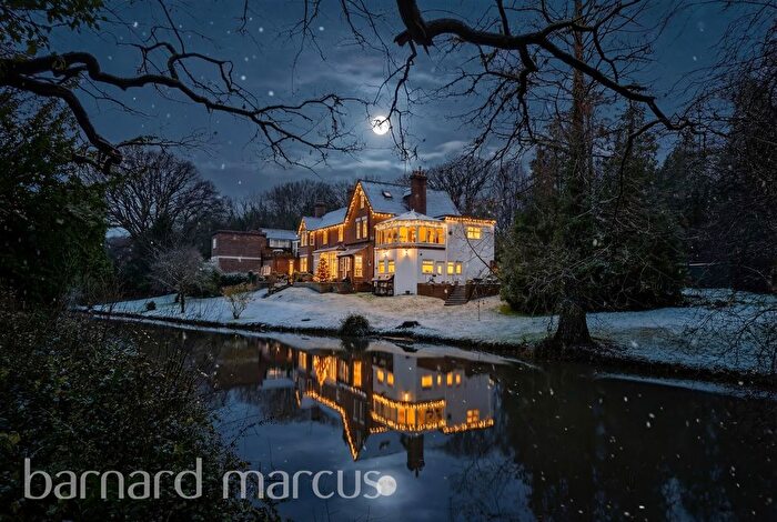 2 Bedroom Flat For Sale In Carlton Road, South Godstone, Godstone, RH9