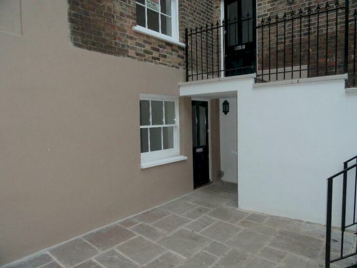 2 Bedroom Apartment To Rent In Queen Street, Chelmsford, CM2