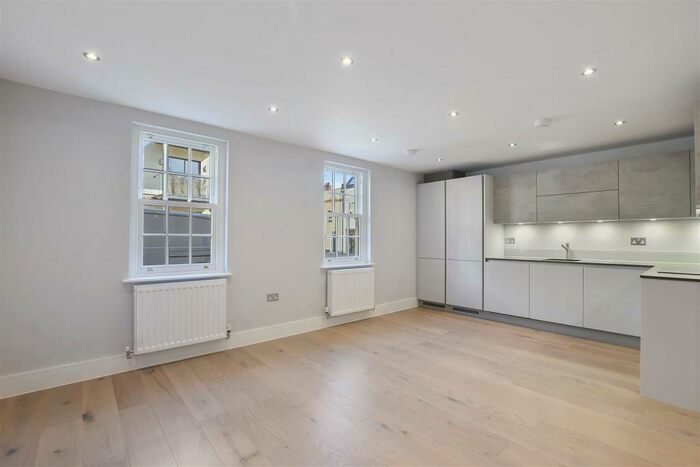 1 Bedroom Flat To Rent In Coptfold Road, Brentwood, Essex, CM14