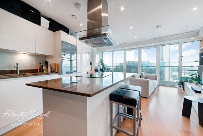 1 Bedroom Apartment For Sale In Crossharbour Plaza, London, E14