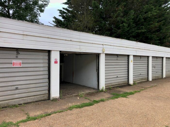 Garage / Parking To Rent In Garage To Let - Osterley Court, Isleworth, TW7
