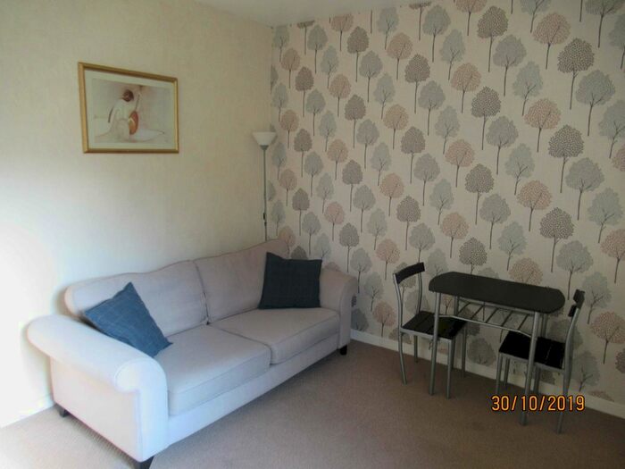 1 Bedroom Flat To Rent In Victoria Road, Top Floor Right, Aberdeen, AB11