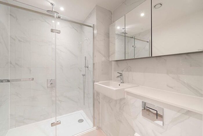 3 Bedroom Flat To Rent In Sinclair Road, London, W14