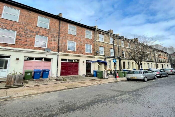 4 Bedroom Flat To Rent In Charleston Street, SE17