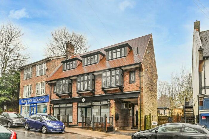 3 Bedroom Flat To Rent In Station Approach, Sutton, Tadworth, KT20