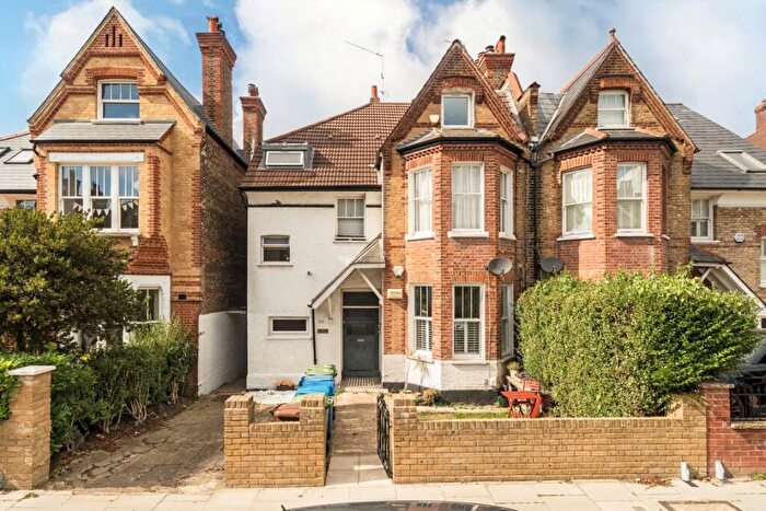 3 Bedroom Flat For Sale In Therapia Road, East Dulwich, SE22