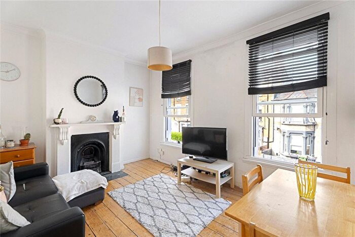 2 Bedroom Flat To Rent In Tintern Street, SW4