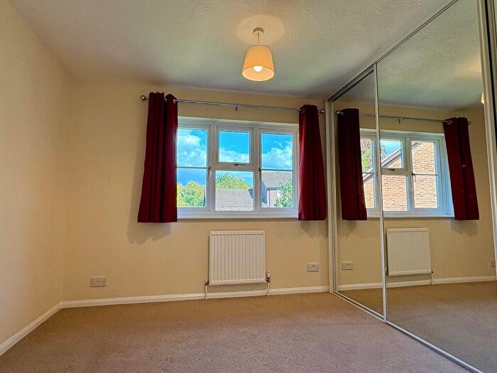 2 Bedroom End Of Terrace House To Rent In Keats Avenue, Redhill, Surrey, RH1
