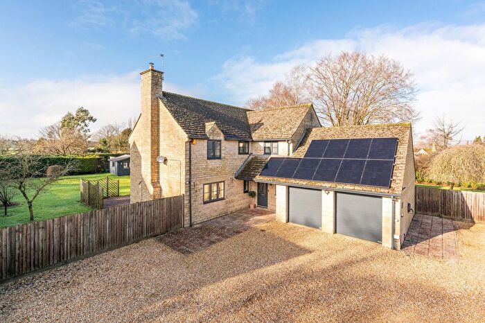 4 Bedroom Detached House For Sale In Court Gardens, Stanton St. Quintin, SN14