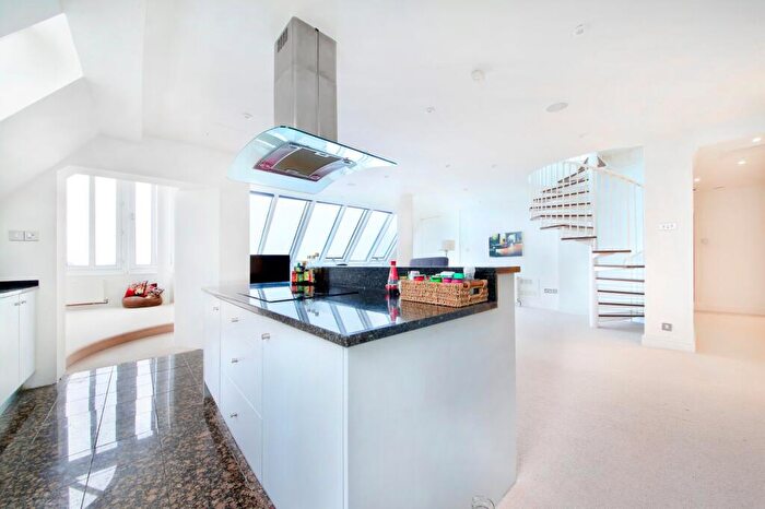 3 Bedroom Flat For Sale In Trade Tower, Coral Row, SW11