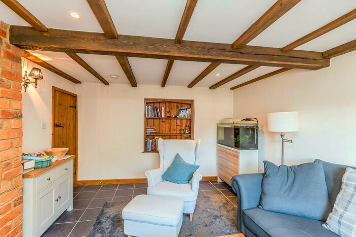 2 Bedroom Semi-Detached House To Rent In Bath Lane, Buckingham, MK18