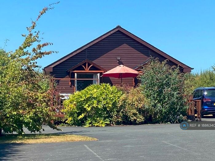 3 Bedroom Bungalow To Rent In Tudor Lodges, Looe, PL13