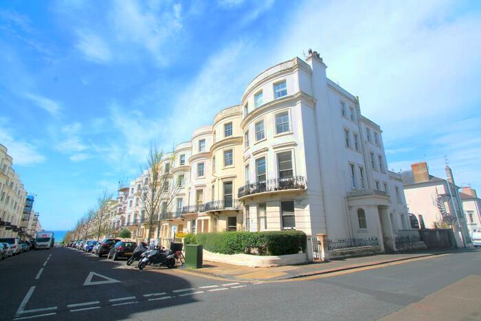 2 Bedroom Flat To Rent In Lansdowne Place, Hove, BN3