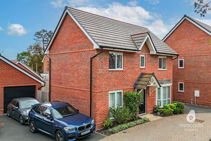 3 Bedroom Detached House For Sale In Cobham Drive, Spencers Wood, RG7