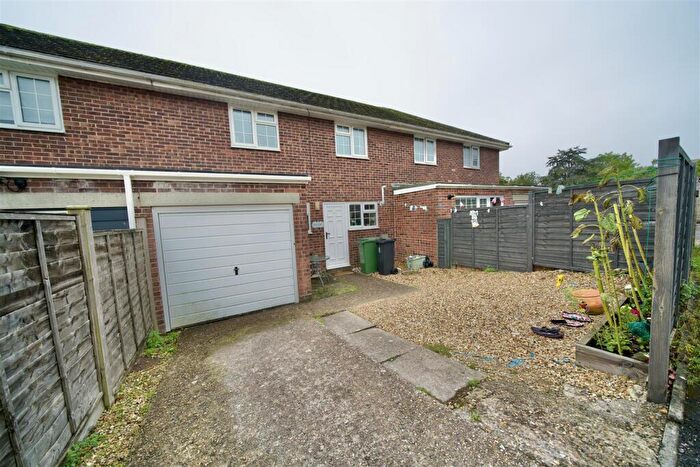 3 Bedroom Terraced House For Sale In Westlake Close, Weymouth, DT3