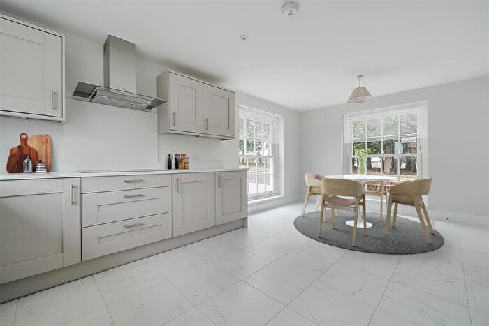 4 Bedroom Detached House For Sale In Grace Green, Chesil Reach, Chickerell, DT3