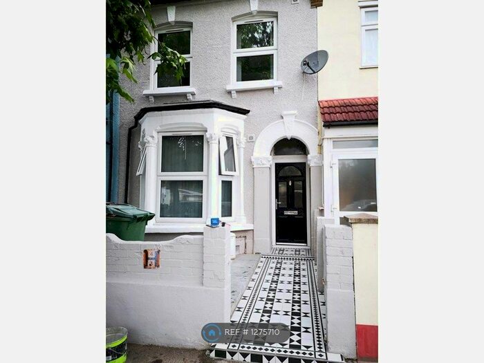 5 Bedroom Terraced House To Rent In Westdown Road, London E15