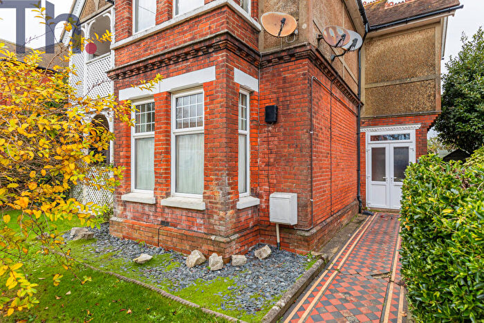 2 Bedroom Flat For Sale In Sandown, Isle Of Wight, PO36