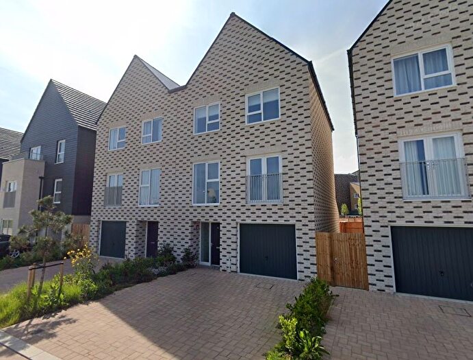 4 Bedroom Property To Rent In Providence Avenue, Rochester, ME1