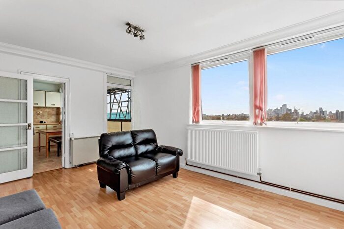 2 Bedroom Flat To Rent In Milton Garden Estate, London, N16