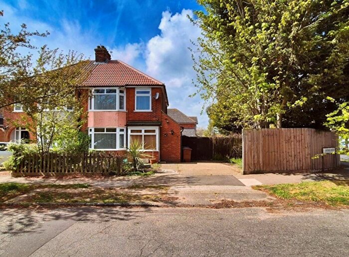 3 Bedroom Semi Detached House For Sale In Mersey Road, Ipswich, IP3