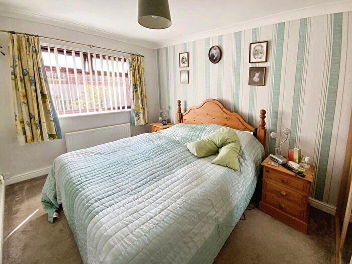3 Bedroom Bungalow For Sale In Garbutt Close, Preston, Hull, HU12