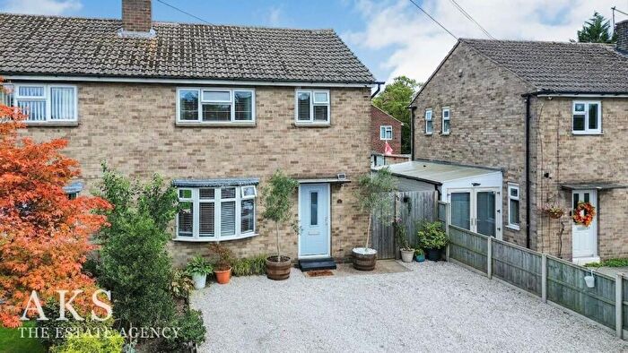 3 Bedroom Semi-Detached House For Sale In Ivy Close, Willington, DE65