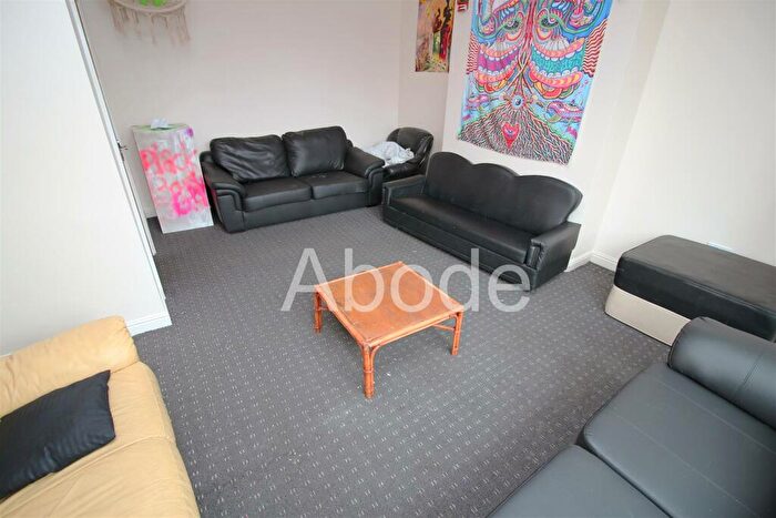 9 Bedroom House To Rent In Regent Park Terrace, Hyde Park, Leeds, LS6