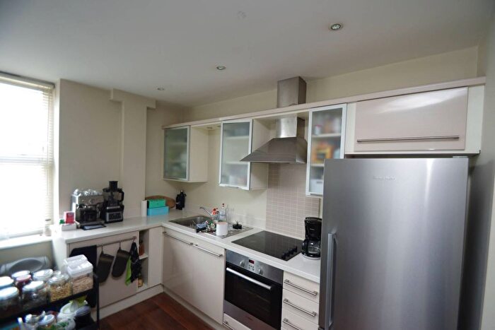 1 Bedroom Flat To Rent In Woodford Road, Watford, WD17