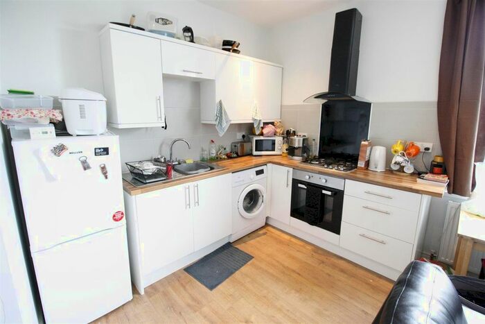 2 Bedroom Flat To Rent In Richmond Road, Cathays, Cardiff, CF24
