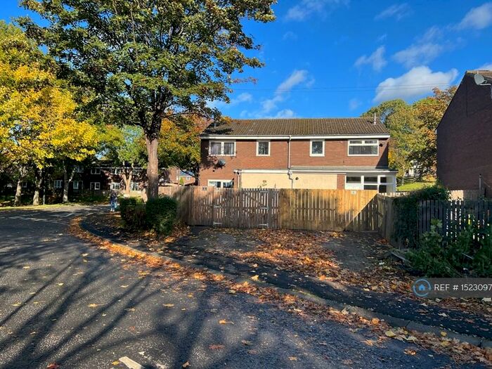 3 Bedroom Semi-Detached House To Rent In Aln Grove, Newcastle Upon Tyne, NE15