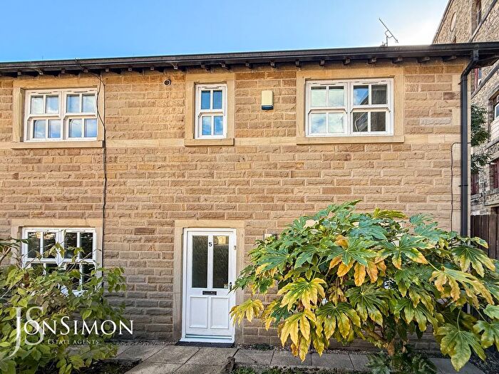 3 Bedroom Town House To Rent In Old Ground Street, Ramsbottom, Bury, BL0
