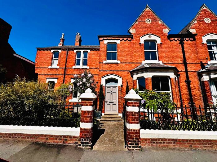 5 Bedroom Semi-Detached House For Sale In West Street, Bourne, Lincolnshire, PE10