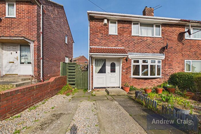 2 Bedroom Semi Detached House For Sale In Glynfellis, Leam Lane, NE10